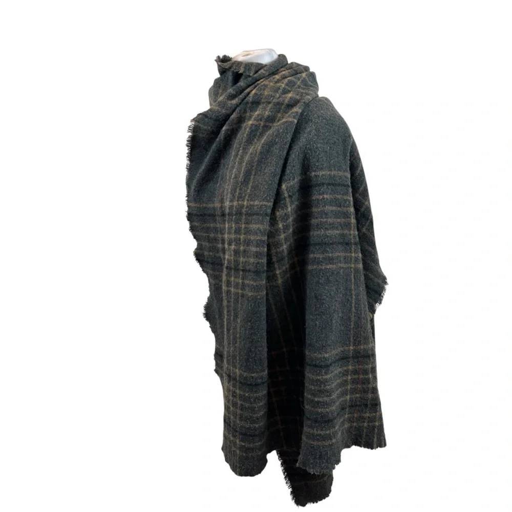 Zara Brand Plaid Blanket Scarf Size Medium‎ Appr 80x32”